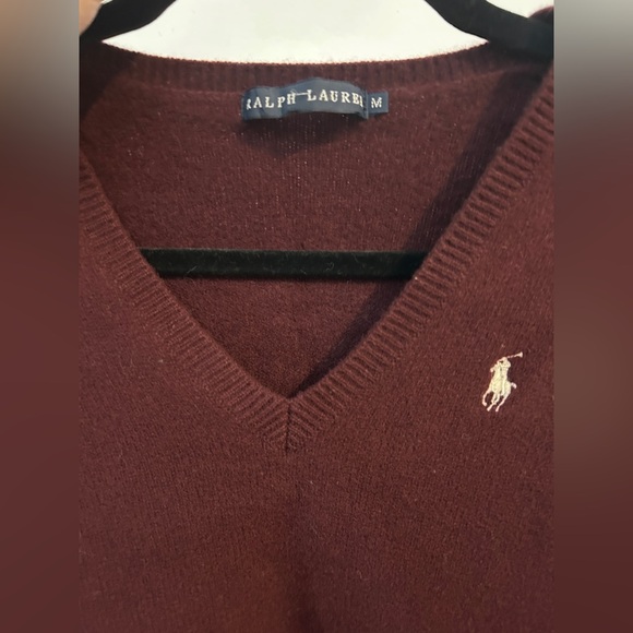 Ralph Lauren cashmere V neck sweater - Picture 4 of 5